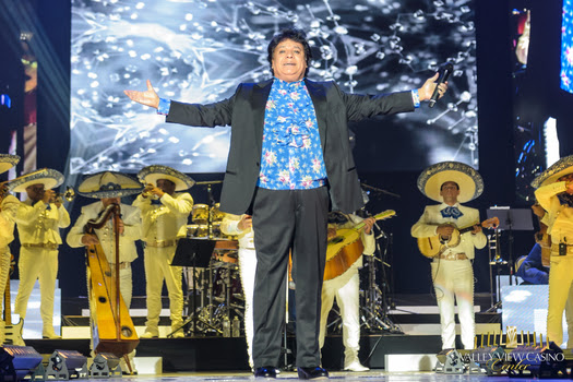 Juan Gabriel performs on stage in San Diego, August 2016 (Photo Credit: Alan Hess)